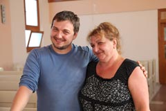 Pastor Vladimir Fazekas mit seiner Mutter